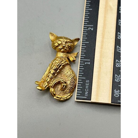 Egyptian Inspired Cat Kitty Pin Brooch Gold Tone Textured Metal Animal Figural - Picture 5 of 5